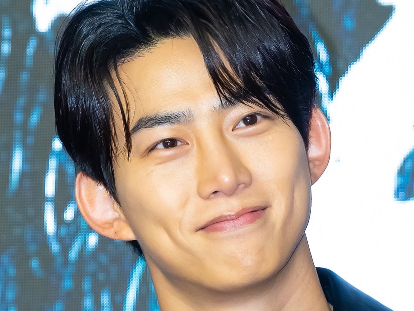 キムタクとも共演の2PM・テギョン、一般女性との結婚式目前！センス光る招待状が話題「10点満点の10点」
