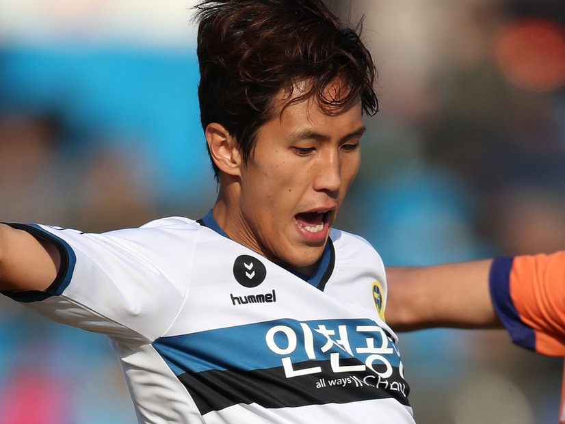 35歳で亡くなった元サッカー選手カン・ジヨンさんの一周忌、引退後は工場勤務　妻との関係も話題に