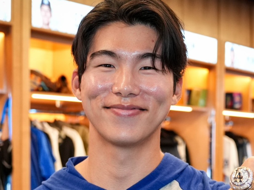 大谷翔平や山本由伸も手にしたチャンピオンリングをついに…ロバーツ監督自ら韓国人野手に授与