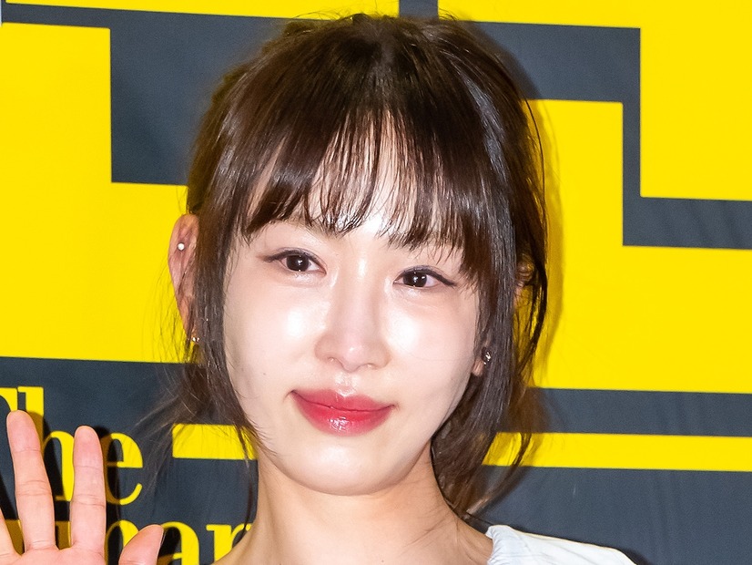 父が急逝、葬儀を終えた韓国女優が弔問客に深い感謝「少しずつ平穏を取り戻しつつあります」