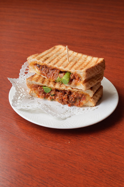 大阪【喫茶ルプラ】自家製ミートソースのホットサンド