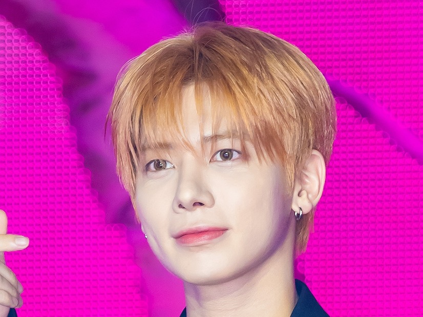 「メロの塊」TXT・テヒョン、春の陽気が似合うアイドル！公園で散歩する姿が可愛すぎると話題