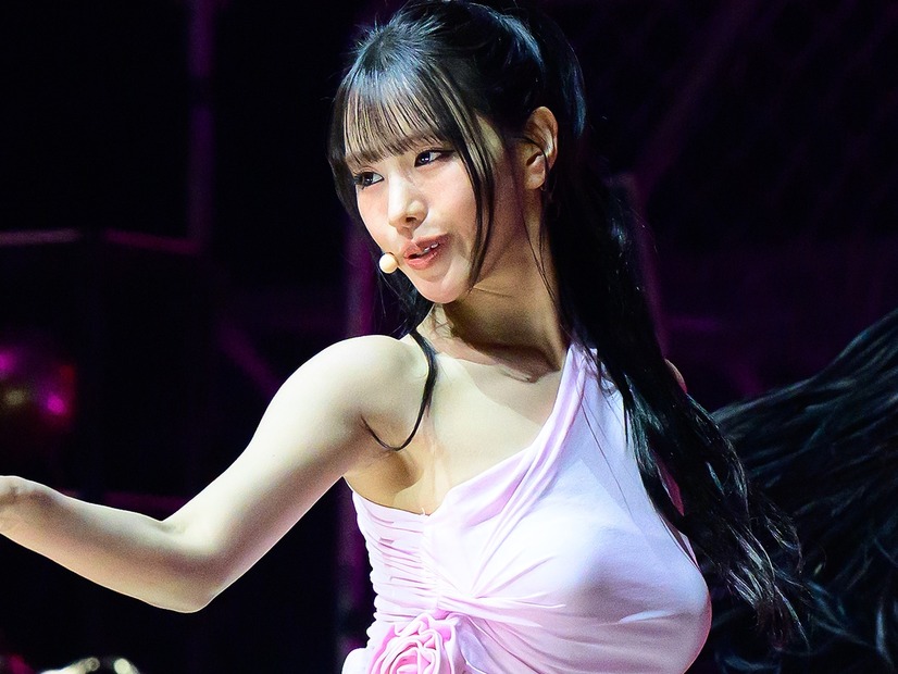 アイドルらしからぬ大胆衣装…ナッティ、“透け透け”ハイレッグ・カットに反響「すっごい」「キャー！」