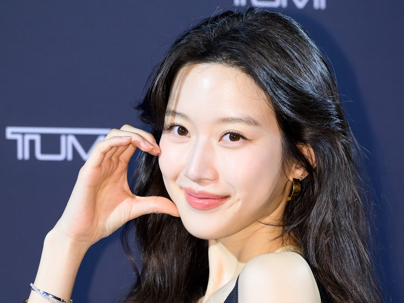 “ほぼ全部見えている”衣装が話題になった女優ムン・ガヨン、チャウヌ事務所に移籍？「前向きに検討中」