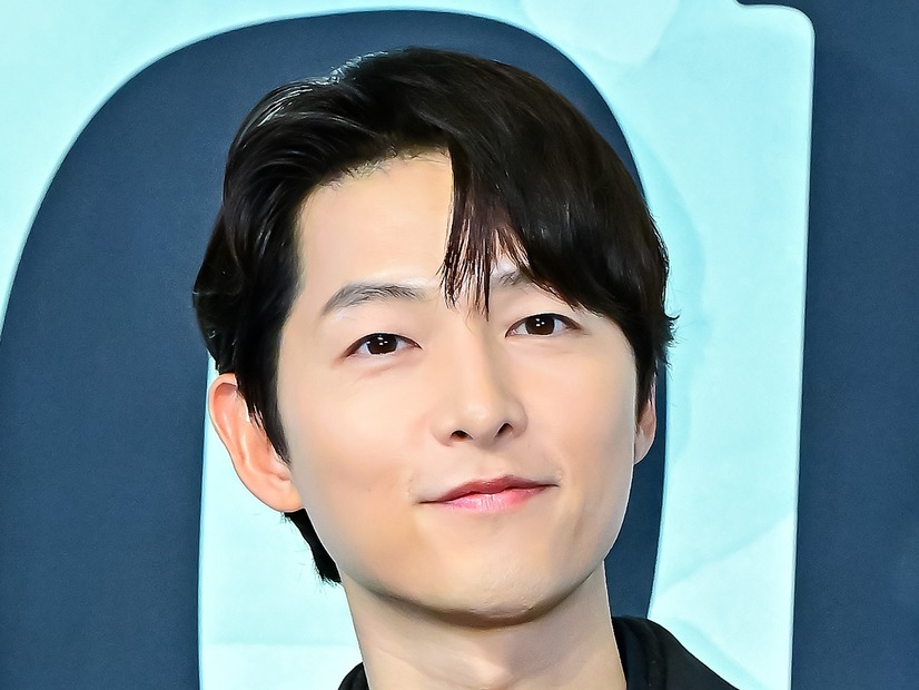 『太陽の末裔』以来、10年ぶりのKBSラブコメ！俳優ソン・ジュンギ、新ドラマで航空管制官役に
