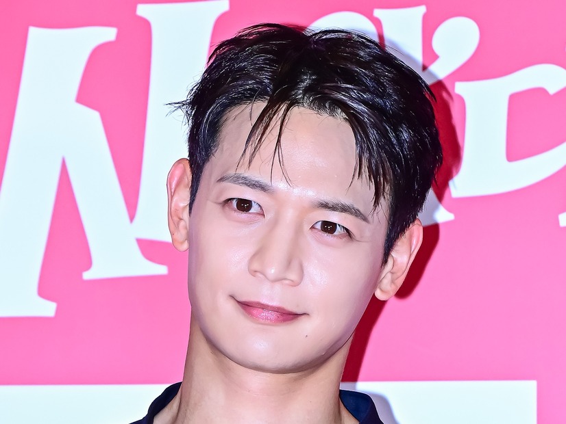 「内臓脂肪が測定不能レベル」SHINee・ミンホ、体脂肪率10％の“逆三角形ボディ”に医師驚愕