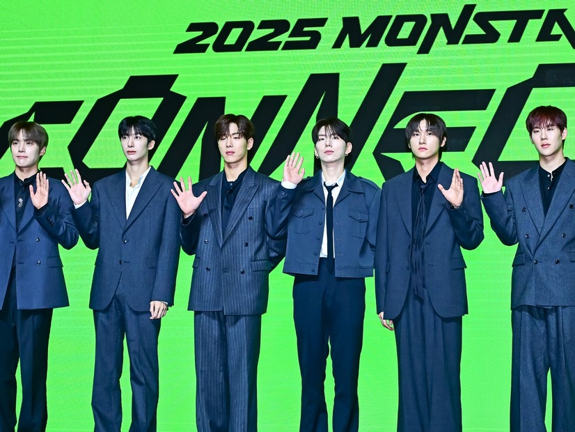 MONSTA X、デビュー11周年を迎えファンに感謝「MONBEBEの誇りになれるように…」