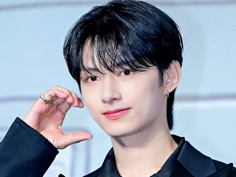 SEVENTEEN・ジュン、貴重な“制服姿”にファン歓喜「高校生にしか見えない」「少女漫画じゃん！」