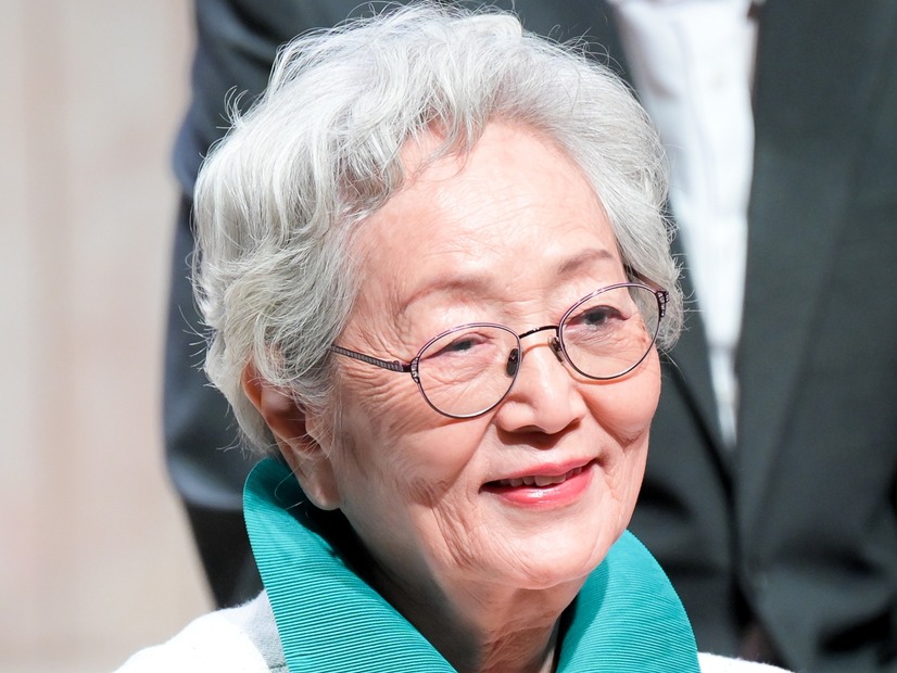 韓国大御所女優、長年闘病中だった元アナウンサーの夫を亡くす…享年89歳、66年連れ添う