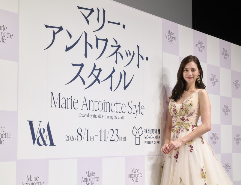 中条あやみ、マリー・アントワネットを意識したドレスで登場！