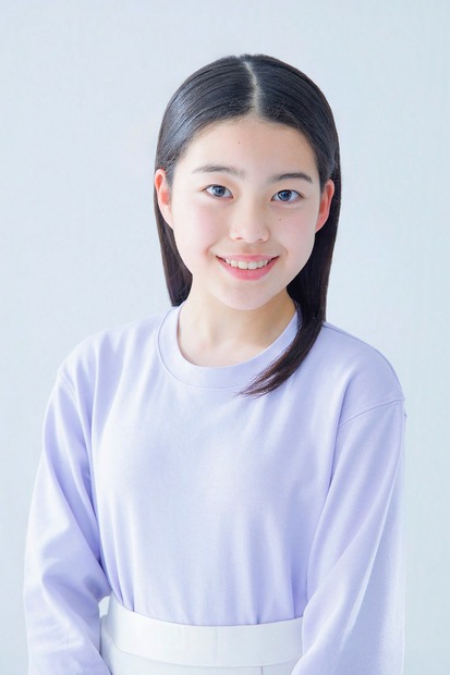 幼少期の葉野珠役・村上蘭　（C）NHK