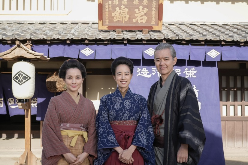 国仲涼子、石橋静河、渡部篤郎　（C）NHK