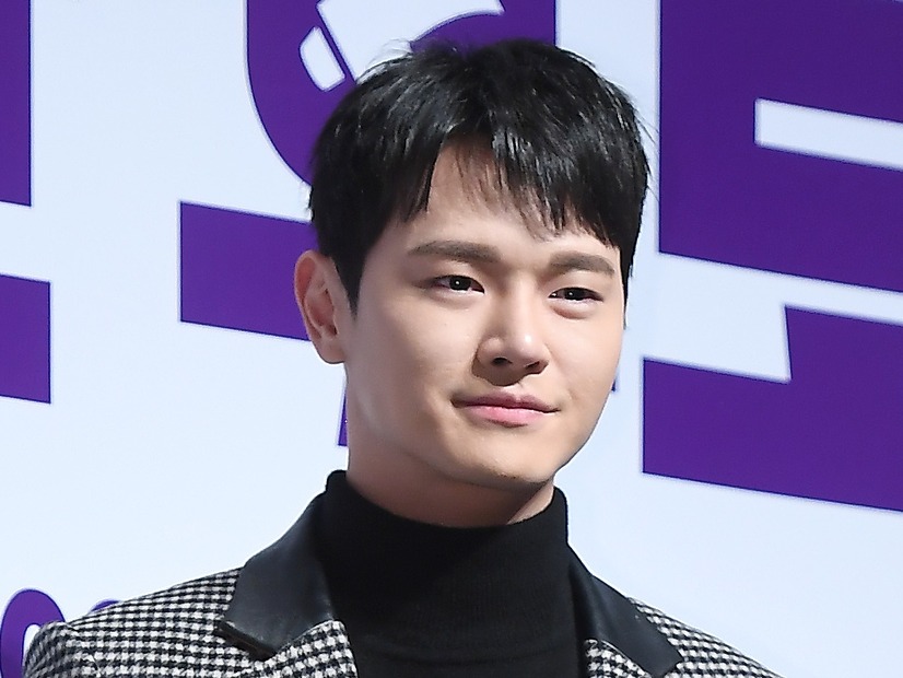 「切ってしまった」韓国俳優が“小指切断”動画を公開　引退宣言後の衝撃投稿に懸念広がる【全文】