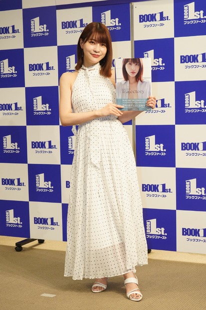 岸明日香【写真:竹内みちまろ】