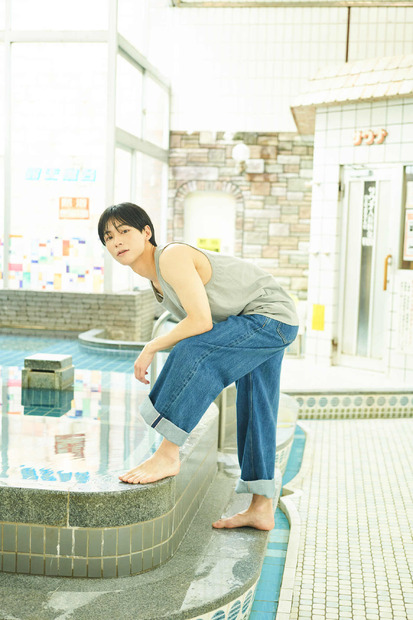 『秦令欧奈ファースト写真集』（主婦と生活社）