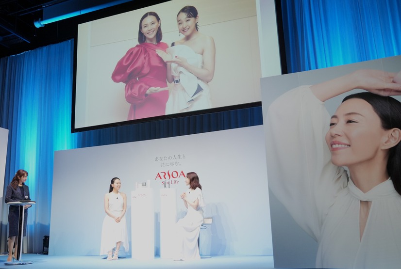 浅田真央、木村佳乃【撮影：小宮山あきの】