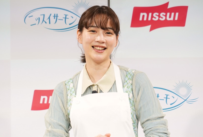 のん【写真：竹内みちまろ】