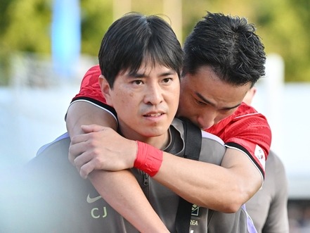 5-0快勝も、海外組DFが怪我で無念の離脱…英2部ストーク所属の若手は軽傷、慌ただしい韓国【北中米W杯】