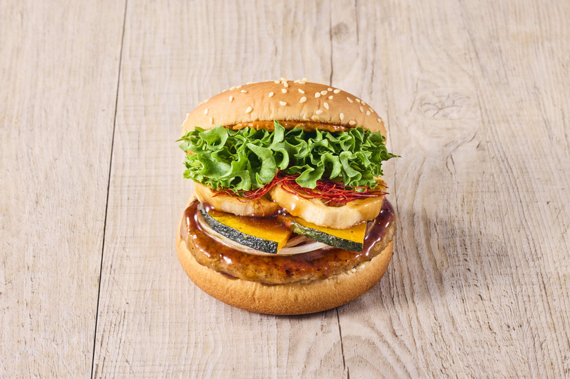 生七味香る 蓮根と南瓜の黒酢あんバーガー　720円