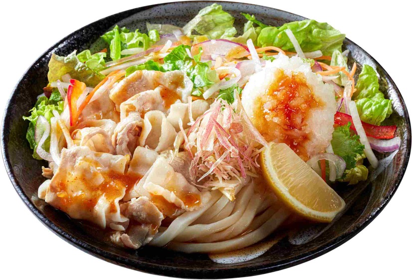 野菜たっぷり、すりおろし野菜ドレッシングで味わう「豚しゃぶサラダうどん」