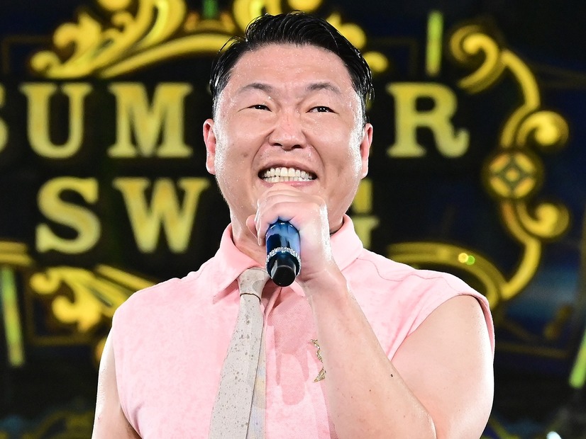 睡眠薬不正受領で書類送検のPSY、恒例の夏フェスを今年も開催へ　過去にはBTSメンバーらも出演