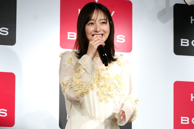 佐々木希【撮影：小宮山あきの】