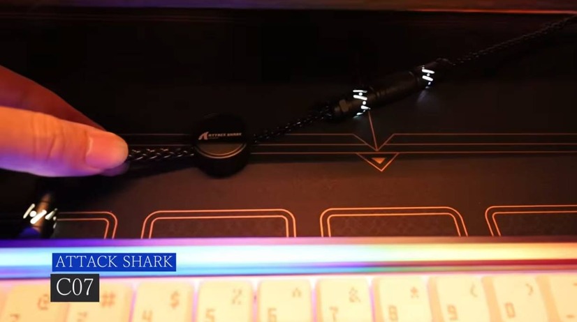 Attack Shark「C07」色が変わるLEDインジケーター付きコイルケーブル（C）のらくらガジェット