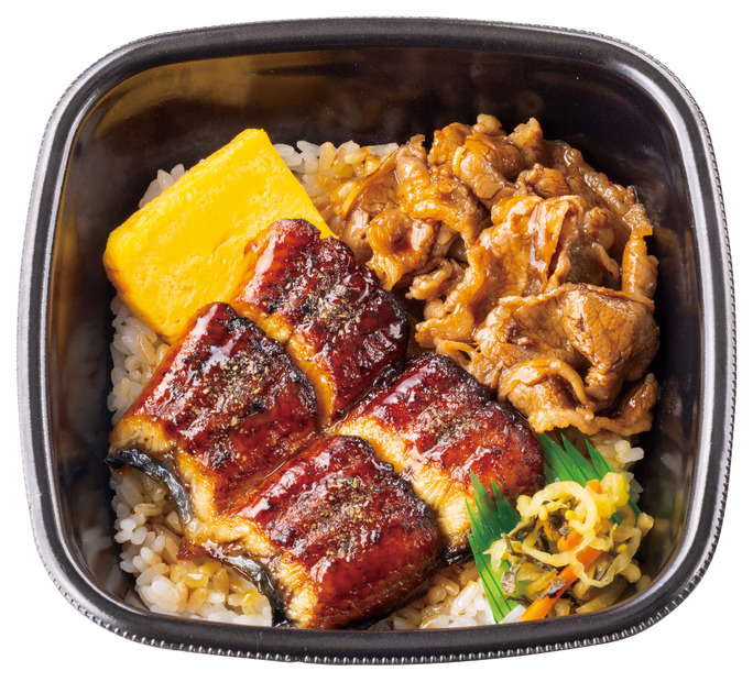 甘辛牛肉と楽しむ　牛すきうな重(2切れ)　940円