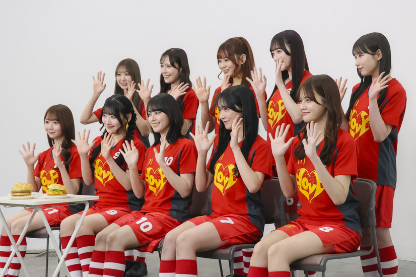＝LOVEがマクドナルドと初コラボ！人気曲『ラブソングに襲われる』をオマージュしたWebCMが公開！