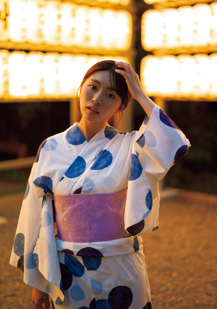 豊田ルナ 撮影:細居幸次郎 ヘアメイク:田村直子 スタイリング:MELON