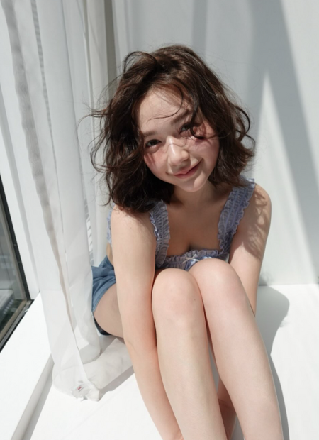 村重杏奈(写真は公式インスタグラムから)※所属事務所に許諾を得ています