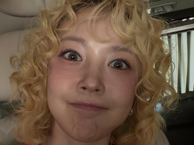 「誰!?」BoAの衝撃イメチェンにファン騒然！金髪カーリーヘアの別人級ビジュアルに驚きの声
