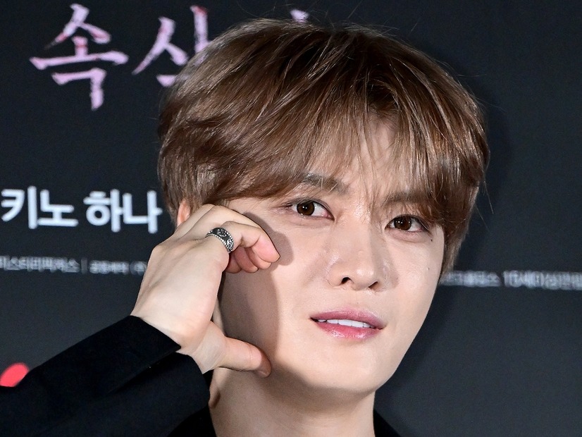 ジェジュン、東京で大食い女性ユーチューバーのために特大ファンサービス！お肉を焼くもてなし