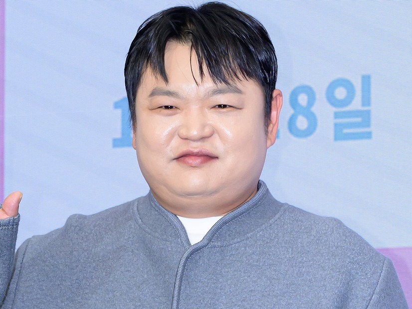 『愛の不時着』『涙の女王』出演俳優（44）、パパになる日が待ちきれない？第1子の超音波写真を公開