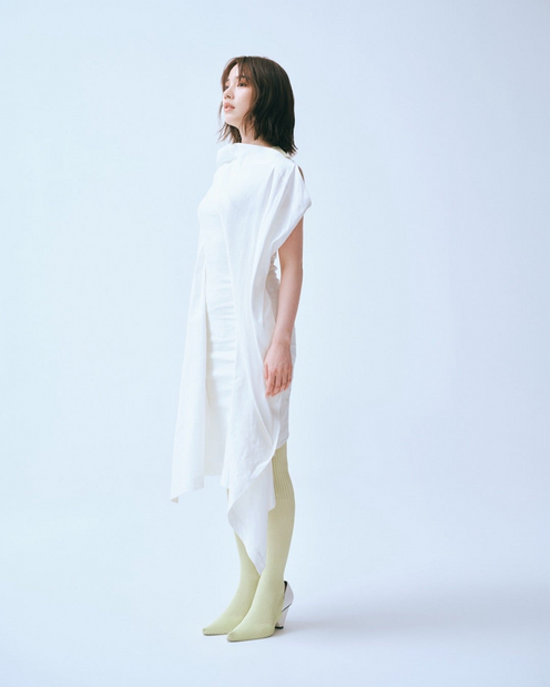 のん、透明感あふれる純白コーデで『FNS歌謡祭 夏』初出演を報告