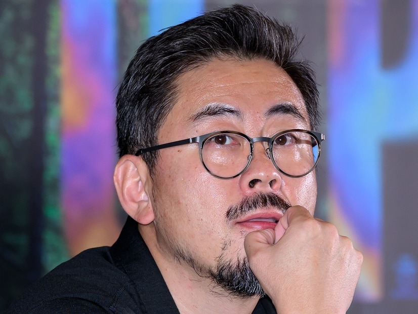 カンヌ映画祭で海外の記者から公然と人種差別…韓国巨匠、心境語る「不愉快だ。でもこれ以上は…」