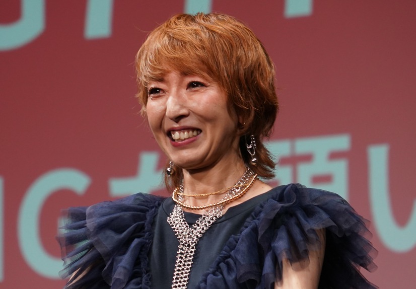 REINA【写真：竹内みちまろ】