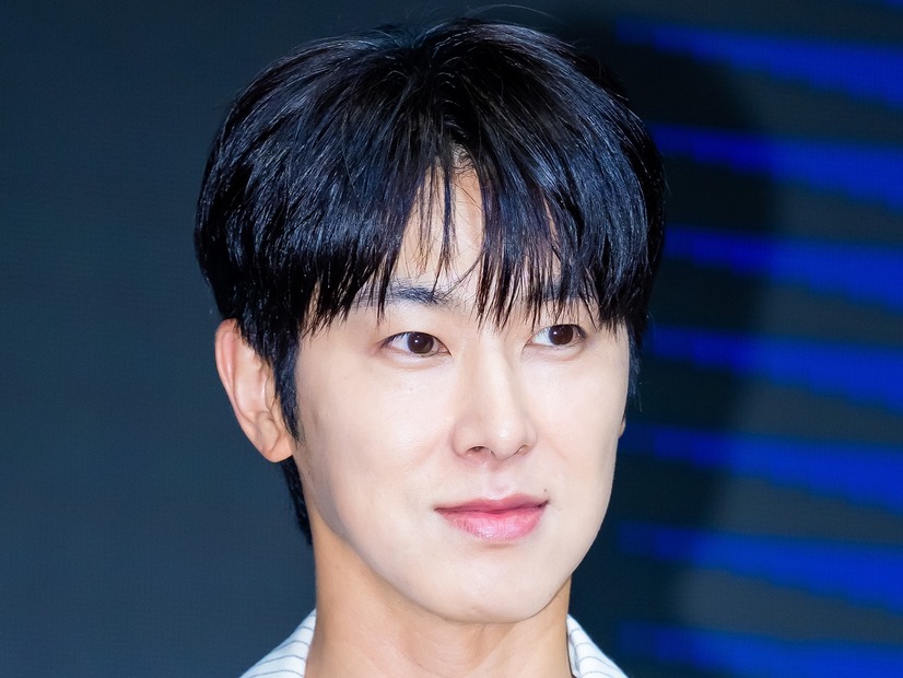 東方神起・ユンホ、新曲『Time’s Tickin’』の作詞に自ら参加！“変わらない真心”を込めた一曲に