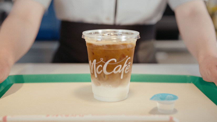 アイスカフェラテ「真夏のエスケープ」篇