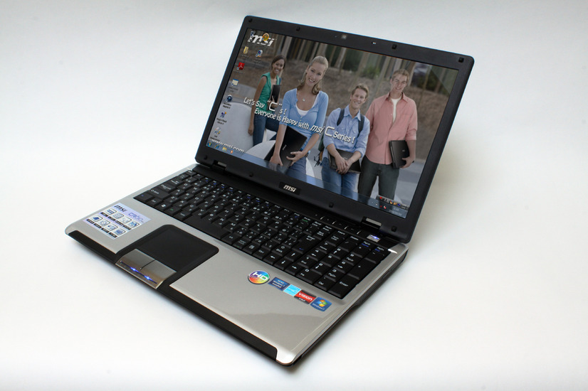 MSI CR610の斜め