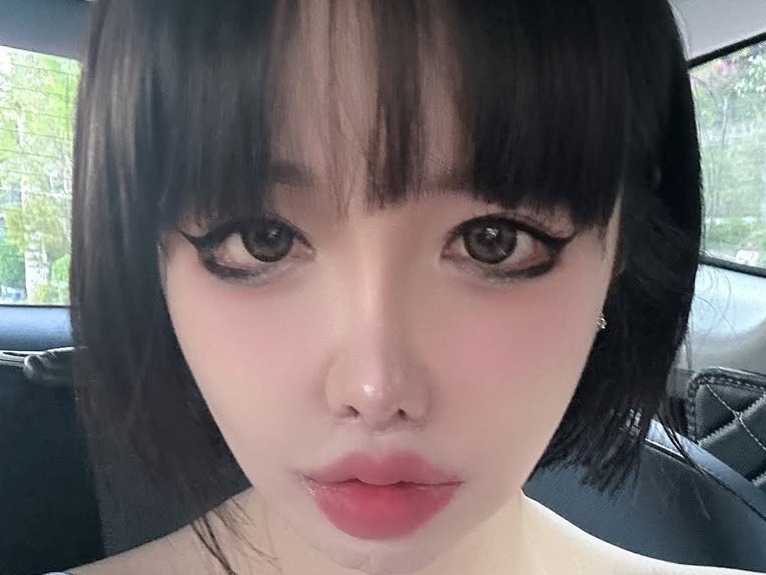 メンバーの“薬物使用”暴露やイケメン俳優への求愛で物議のパク・ボム、SNSで突然の宣言？「どうにでもなれ！」