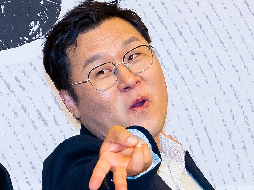 ラジオ生放送＆サイン会中も！大のおしゃべり好きの韓国俳優、13時間沈黙の約束守れるか