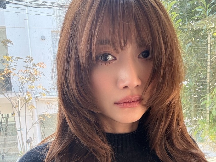日本では人気モデルのヨンア、2度目の離婚後の元夫との関係を告白も…韓国では「誰？」扱いのワケ