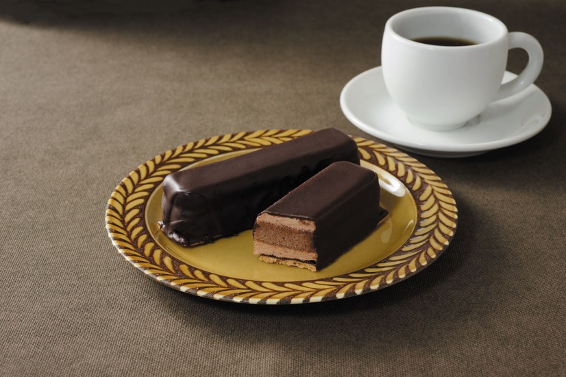 ご褒美スティックケーキパリっとふわとろショコラ（ベルギーチョコ使用）（税込 387 円）
