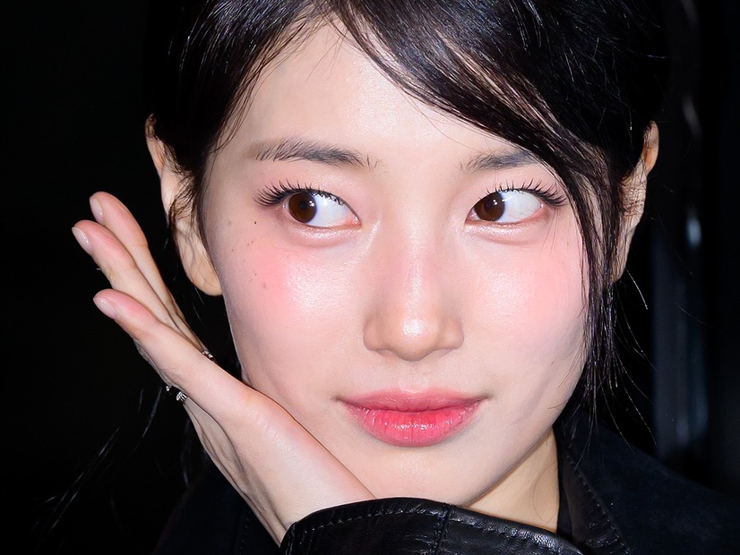 「日本映画のヒロインみたい」スジ、赤ドレス姿で雰囲気激変…さらにスリムになった近況