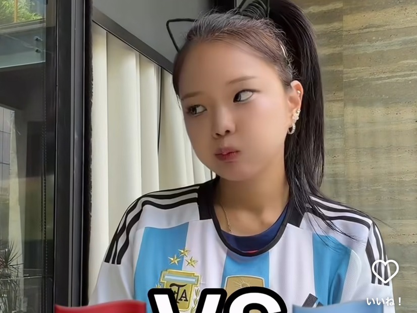 「韓国の恥」メッシのユニフォームを雑巾にした女性ユーチューバー、世界中のサッカーファンの“共通の敵”に