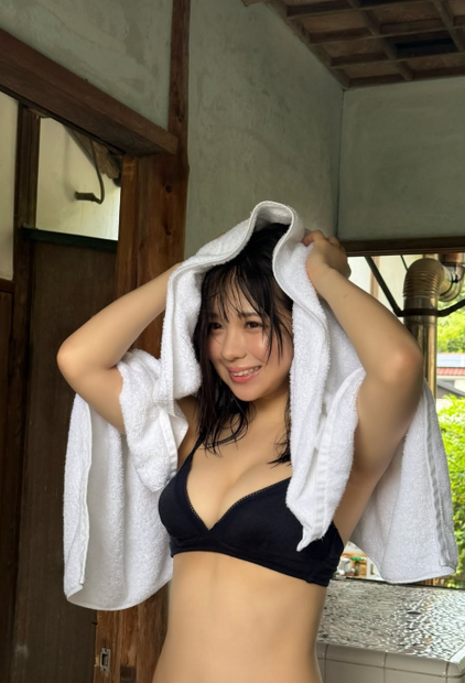 (写真は池本しおりの公式Instagramから)※所属事務所に掲載許諾をもらっています