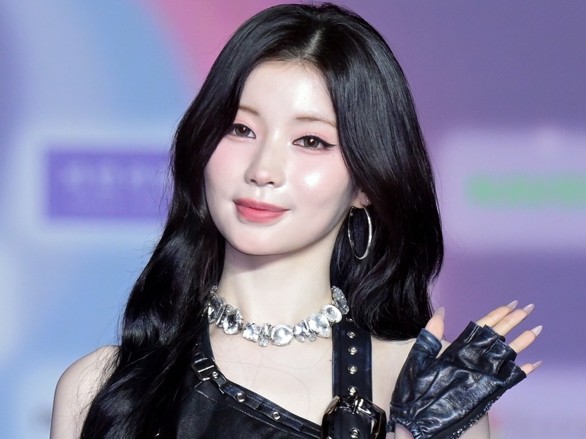 「こんな体型ありえる？」日本人K-POPアイドル、“布少なめ”コーデで魅せたアニメ級スタイル