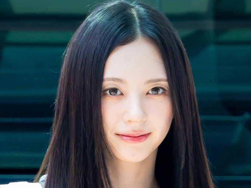 日本人K-POPアイドル・マシロ、“金髪ストレート”で雰囲気一変！クールな魅力放つコンセプト写真公開