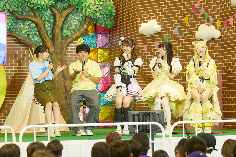 [写真左から]渡邉美穂、東ブクロ(さらば青春の光)、齋藤有紗(ラフ×ラフ)、雛月ひな(パラディーク)、三栗なの(さとりモンスター)